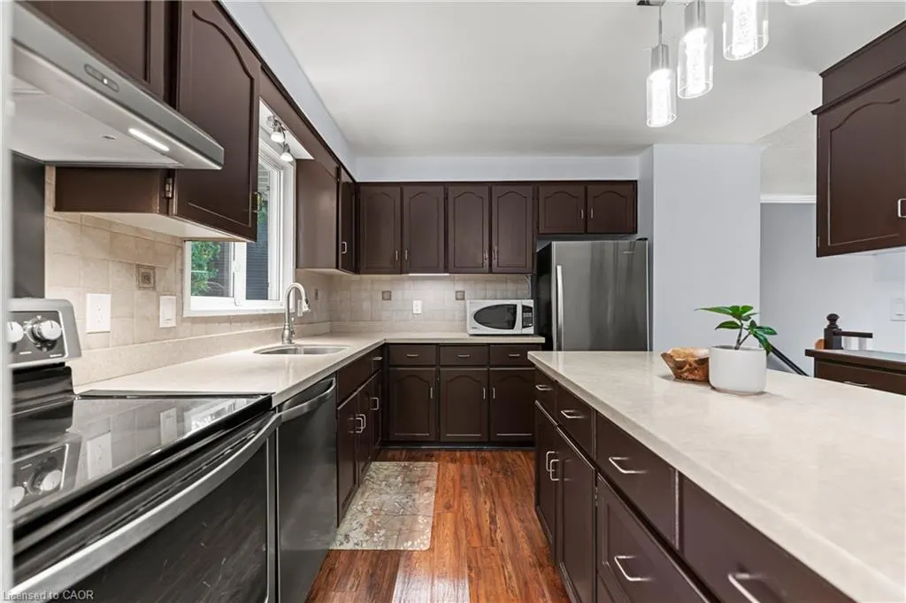 37 Thornhill Drive