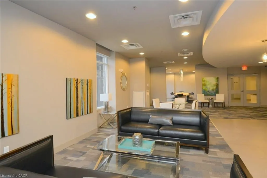 90 Charlton Avenue W, #604