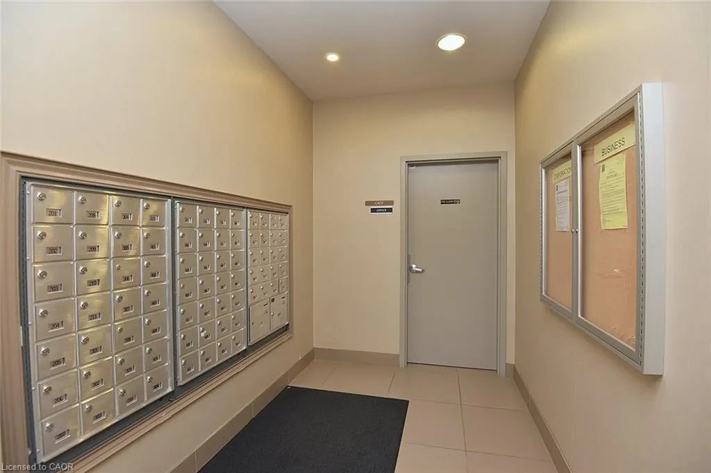 90 Charlton Avenue W, #604