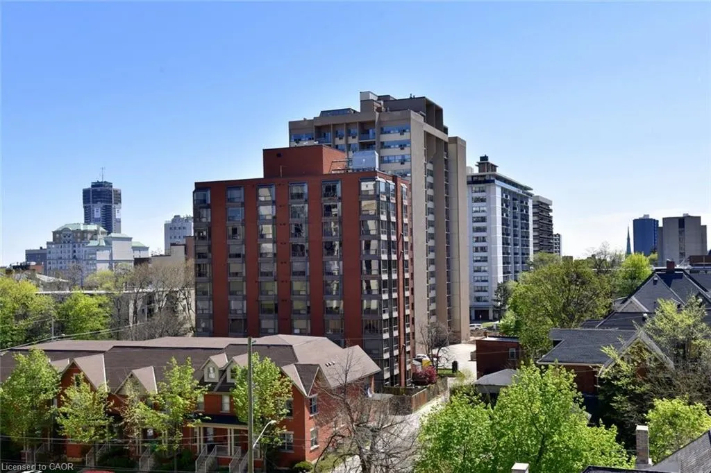 90 Charlton Avenue W, #604