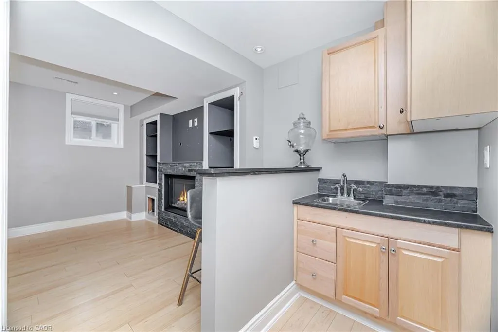 2270 Dunforest Crescent