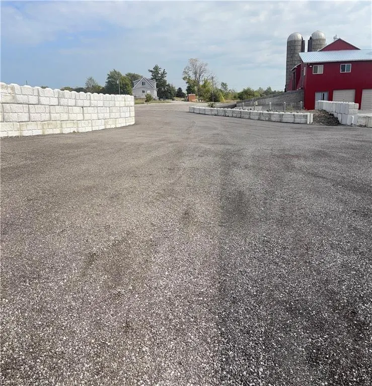 414 Mud Street E, #Garages