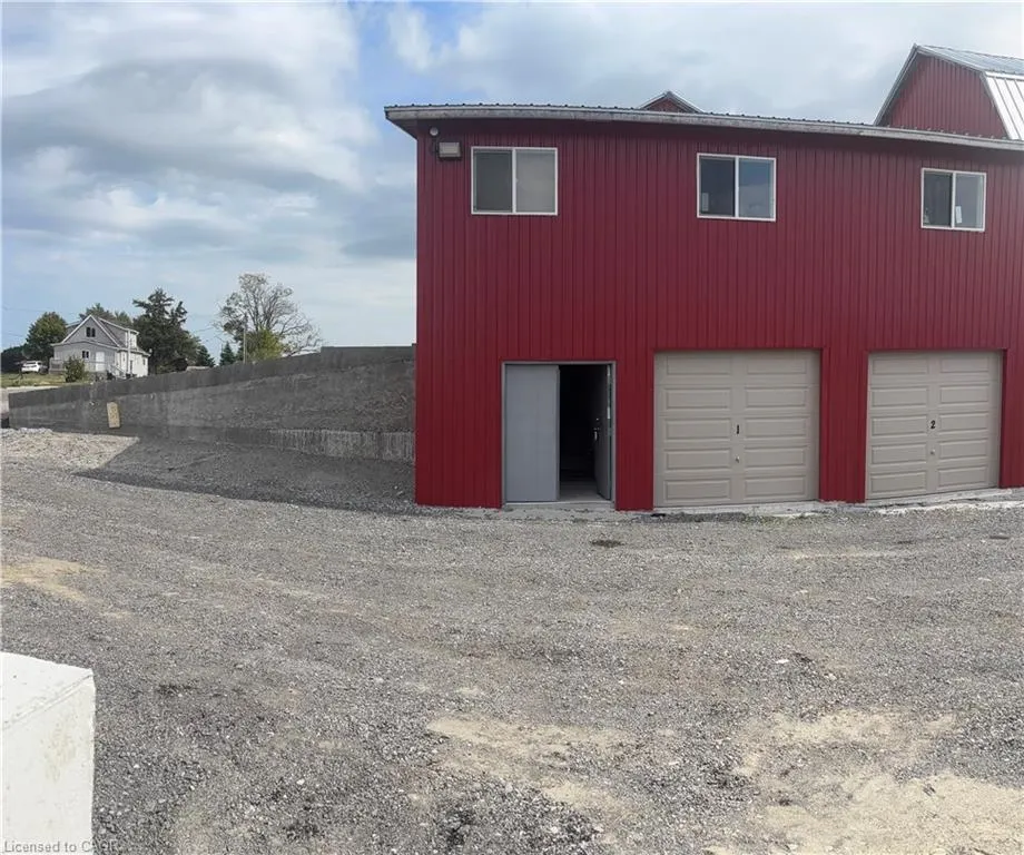 414 Mud Street E, #Garages