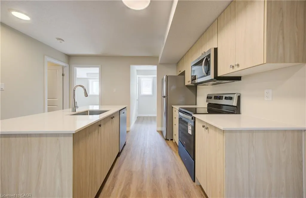 410 Northfield Drive W, #D8
