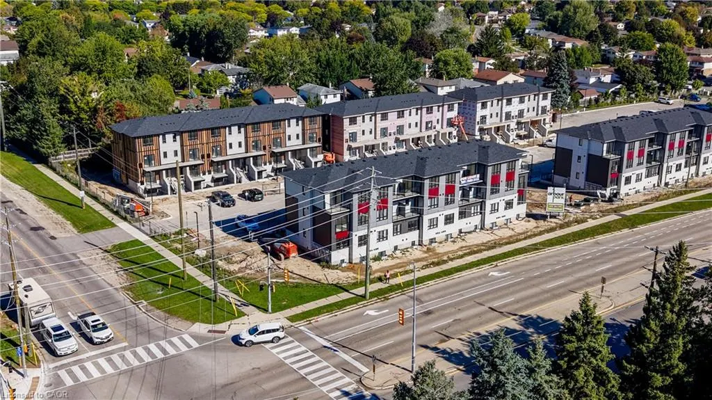 410 Northfield Drive W, #D8