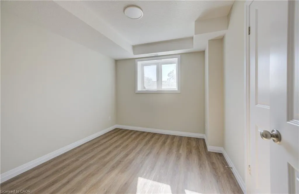 410 Northfield Drive W, #D8