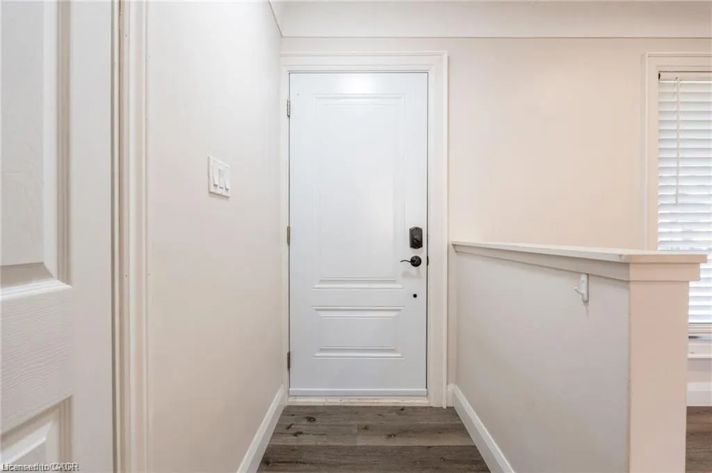 92 South Bend Road W, #Upper