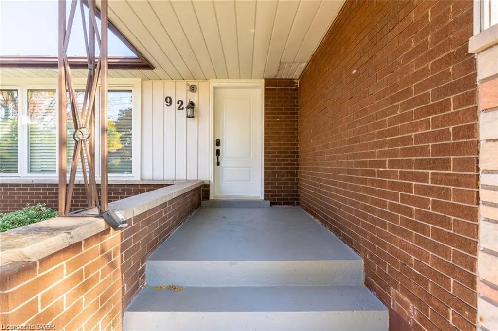 92 South Bend Road W, #Upper