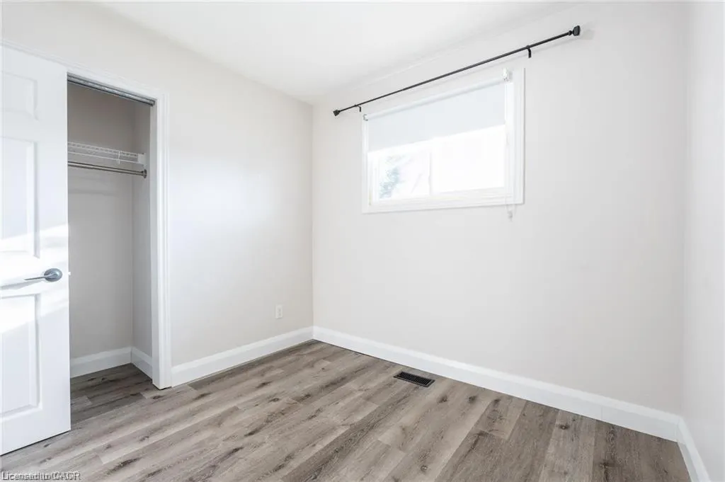 92 South Bend Road W, #Upper