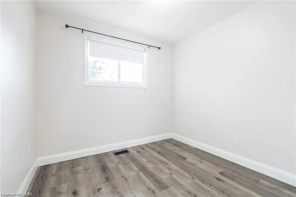 92 South Bend Road W, #Upper