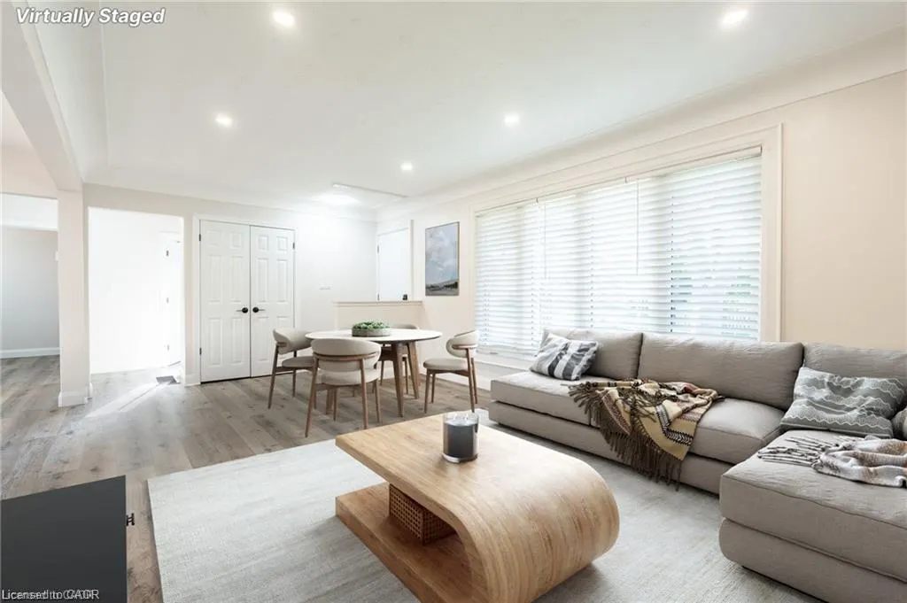 92 South Bend Road W, #Upper