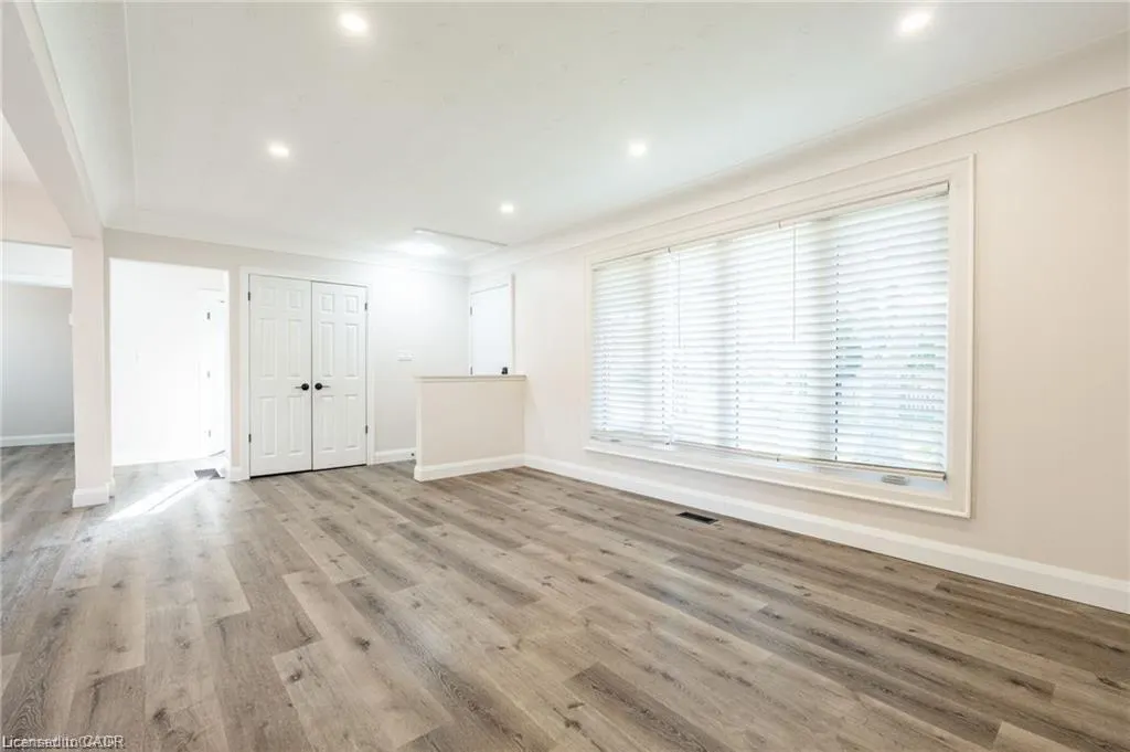 92 South Bend Road W, #Upper