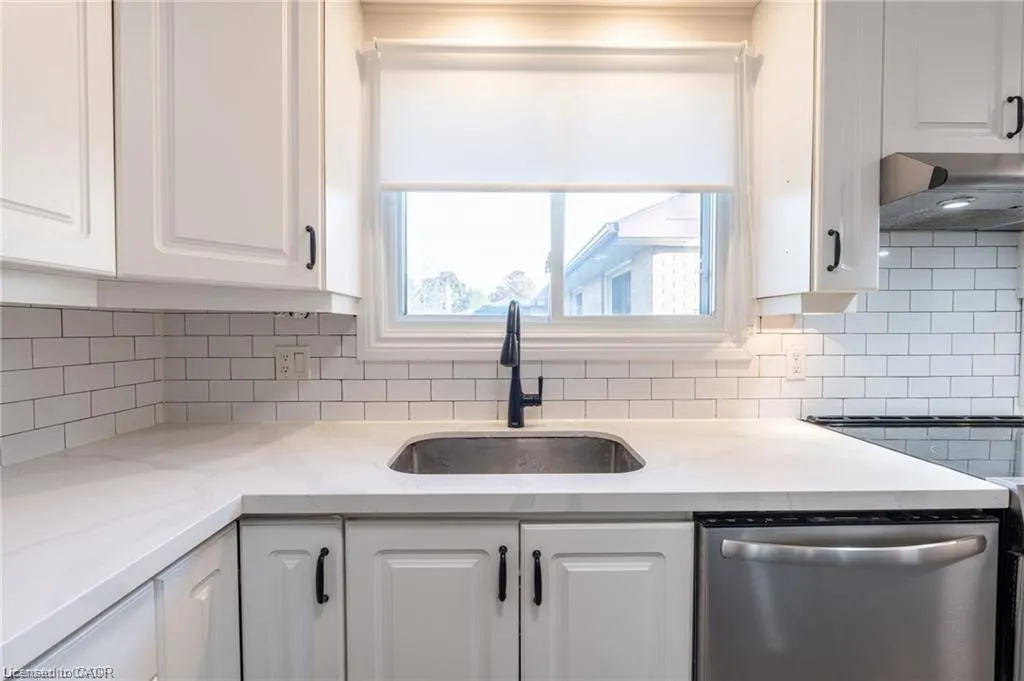 92 South Bend Road W, #Upper