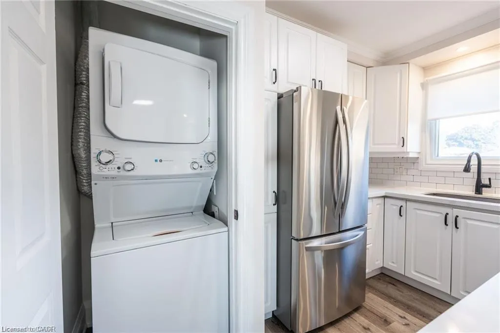 92 South Bend Road W, #Upper