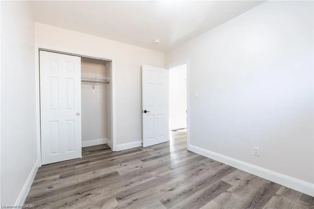 92 South Bend Road W, #Upper