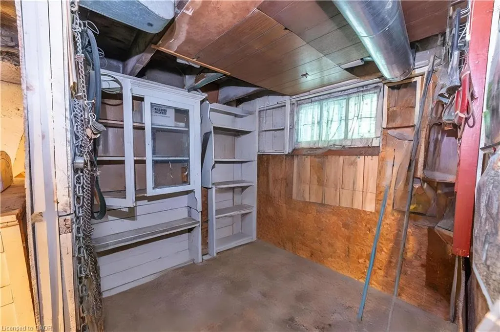 35 Sherman Avenue N