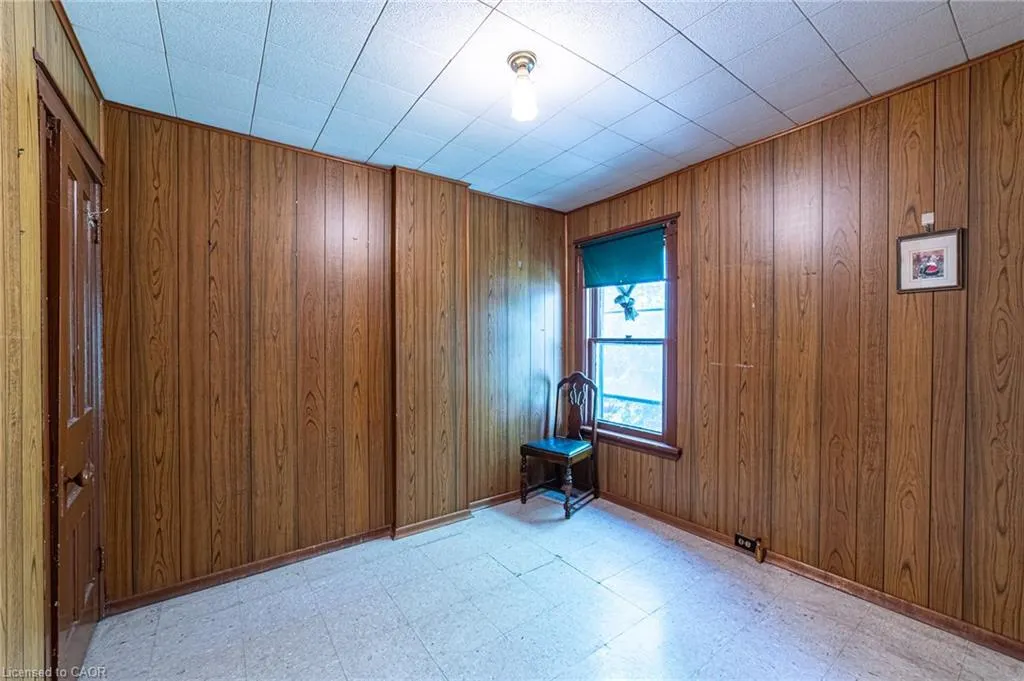 35 Sherman Avenue N