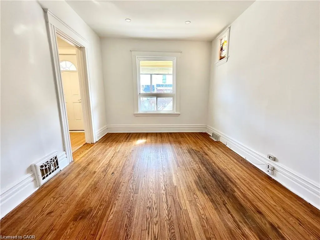 39 Beechwood Avenue