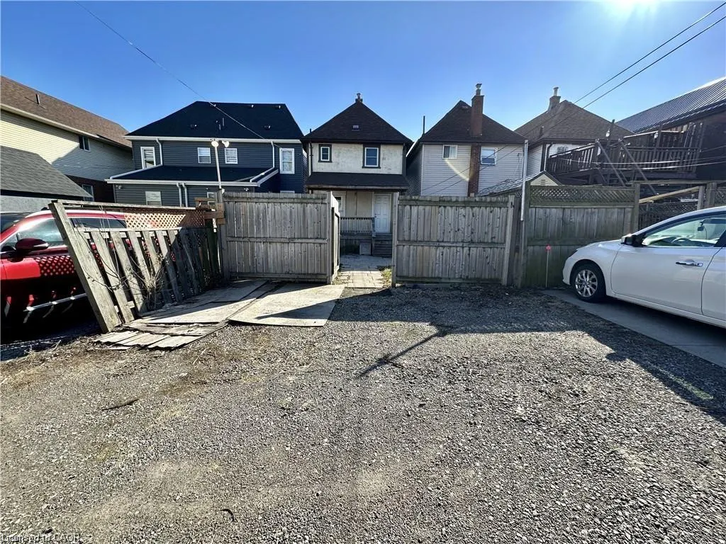 39 Beechwood Avenue