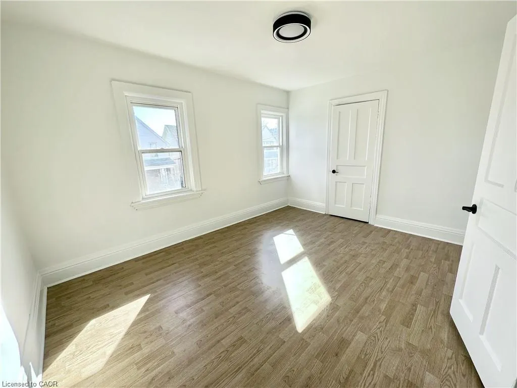 39 Beechwood Avenue