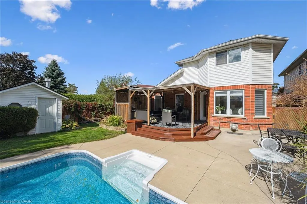 110 Queen Charlotte Crescent