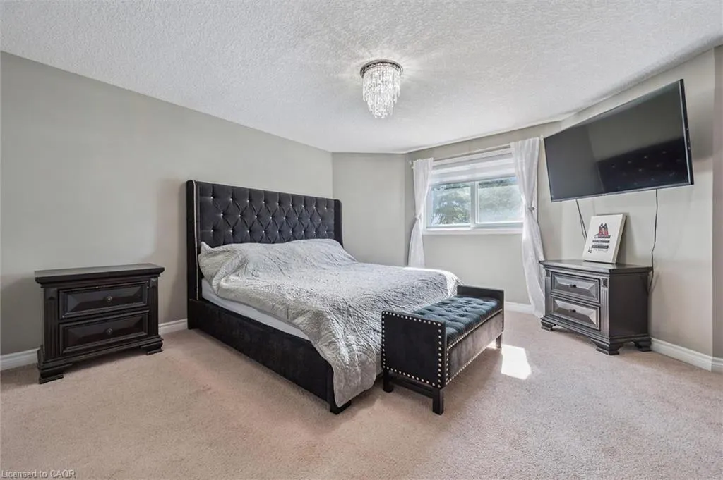 110 Queen Charlotte Crescent