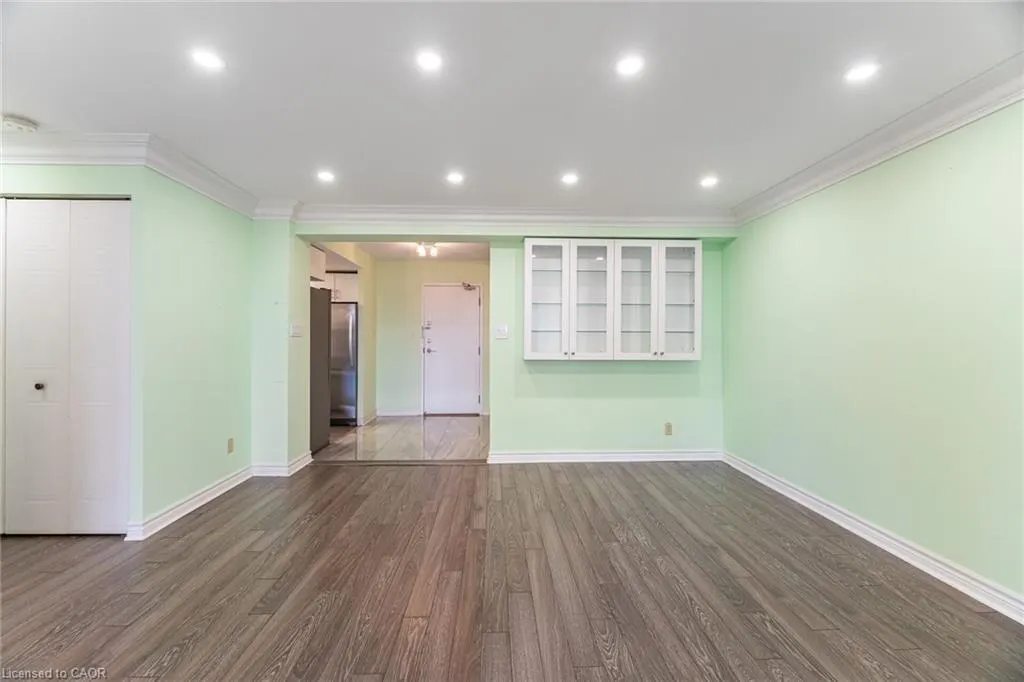 275 Bamburgh Circle, #309