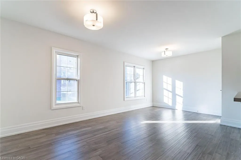 760 Lakeshore Road E, #202