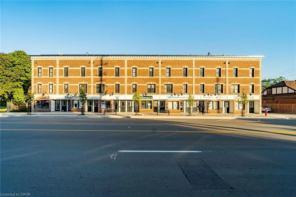 760 Lakeshore Road E, #202