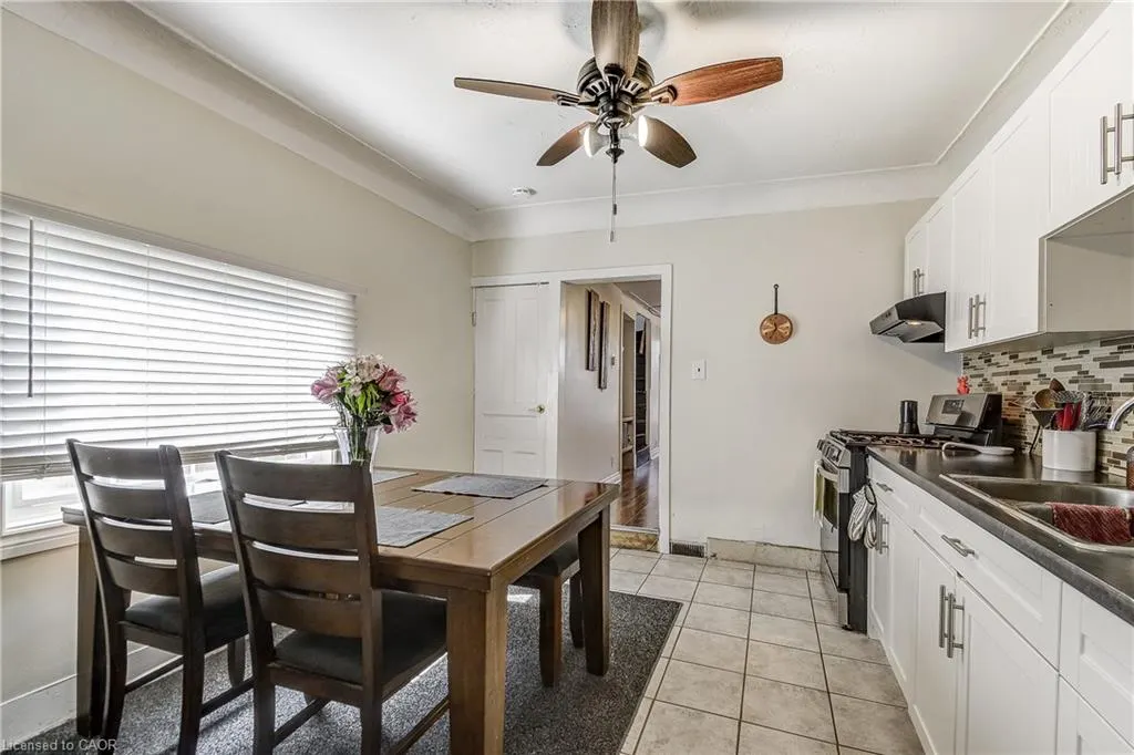 201 Barton Street W