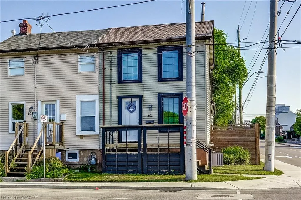 201 Barton Street W
