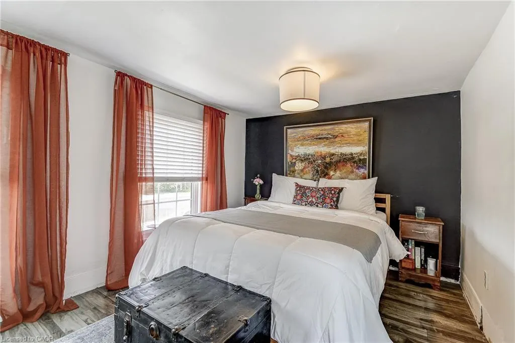 201 Barton Street W