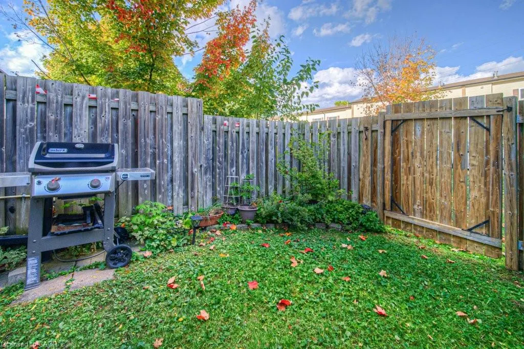 211 Veronica Drive, #10