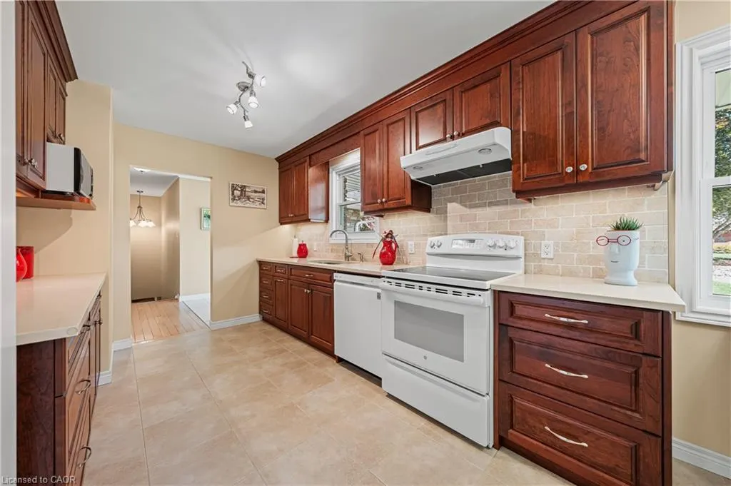 45 Highland Crescent