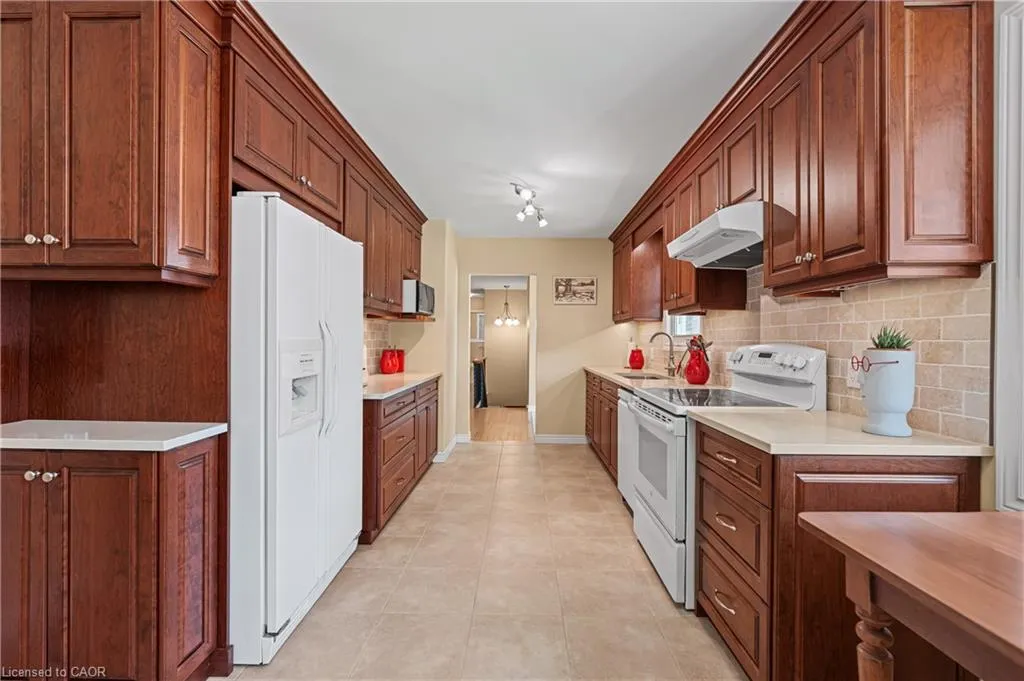 45 Highland Crescent