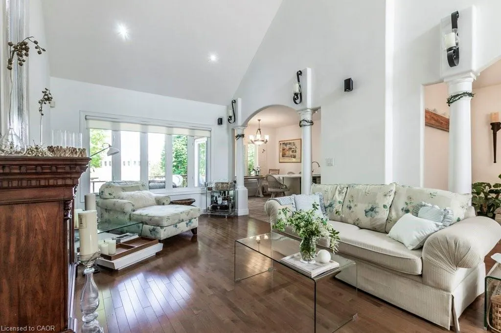 747 Garden Court Crescent