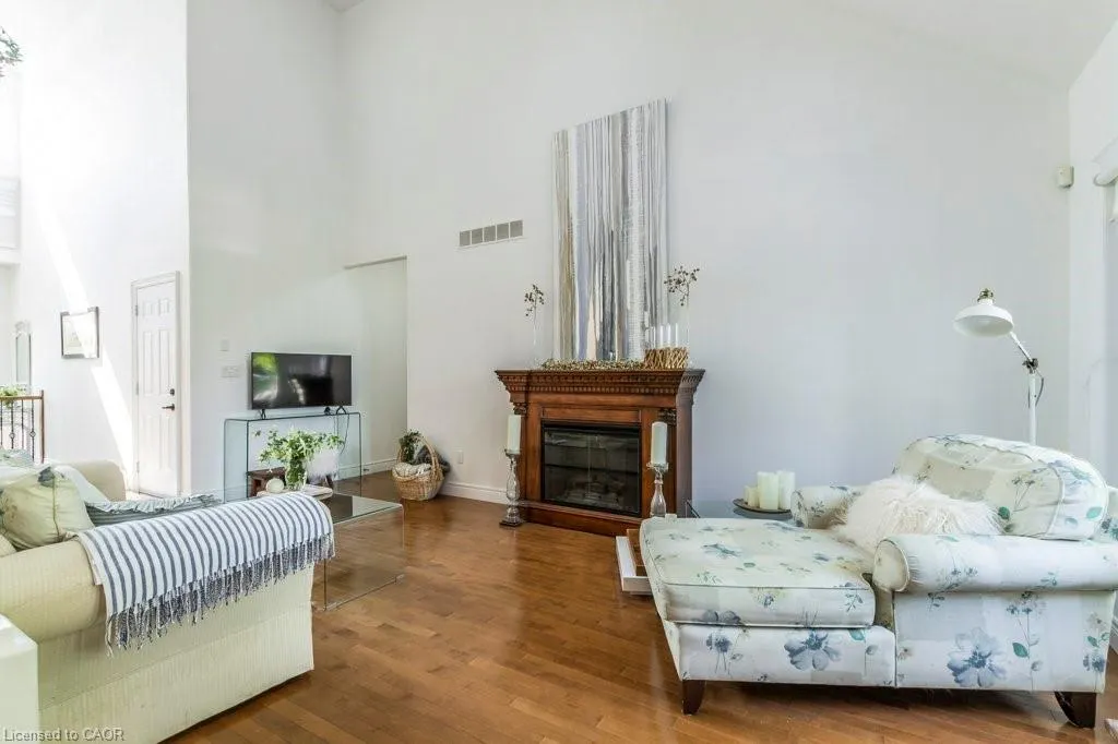 747 Garden Court Crescent