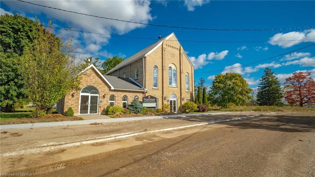 24 Elgin Street E
