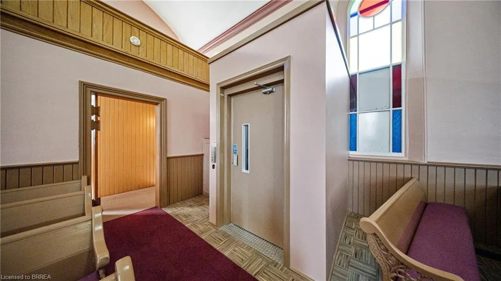 24 Elgin Street E