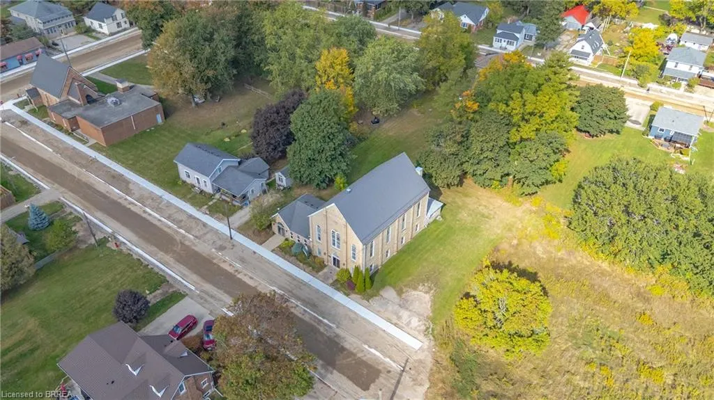 24 Elgin Street E