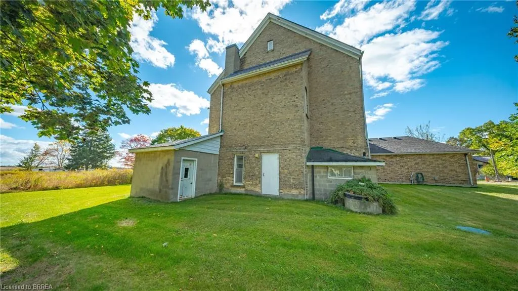 24 Elgin Street E