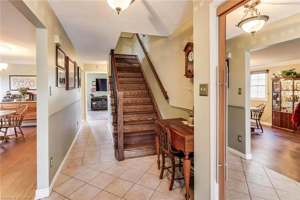 12 Kingsview Drive