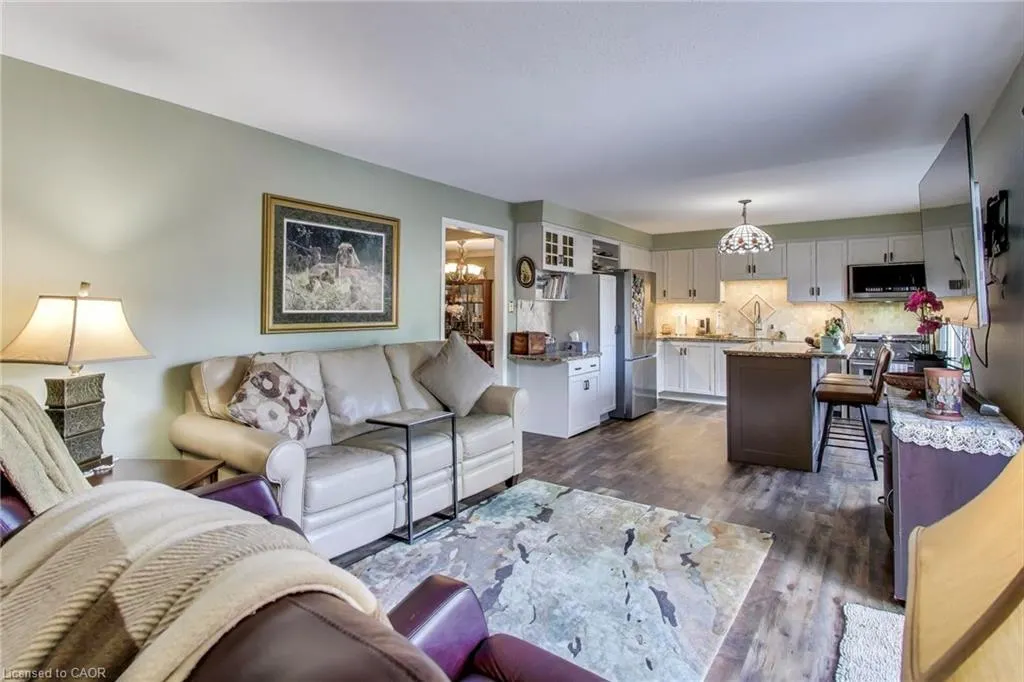 12 Kingsview Drive