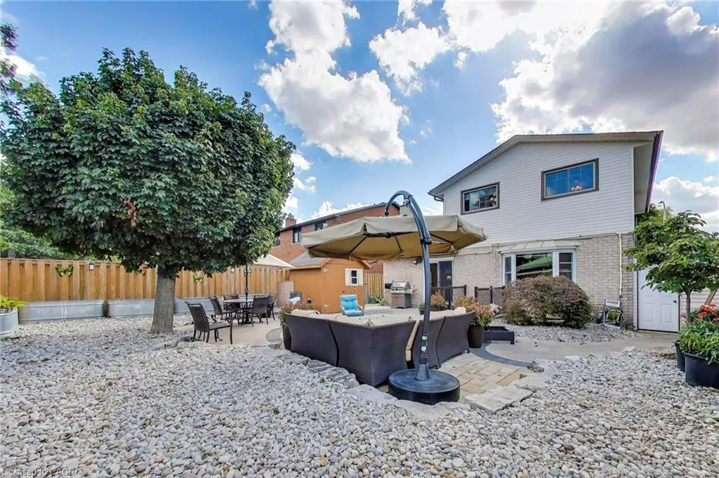 12 Kingsview Drive