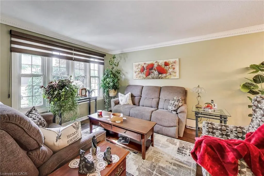 12 Kingsview Drive
