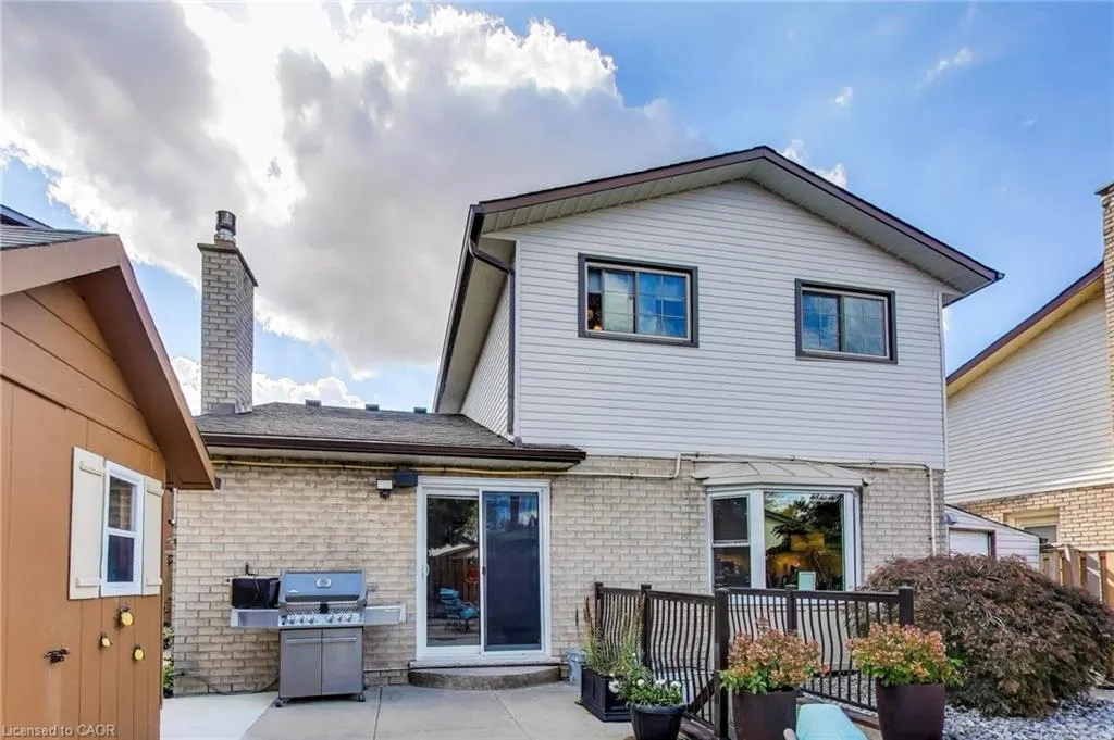 12 Kingsview Drive