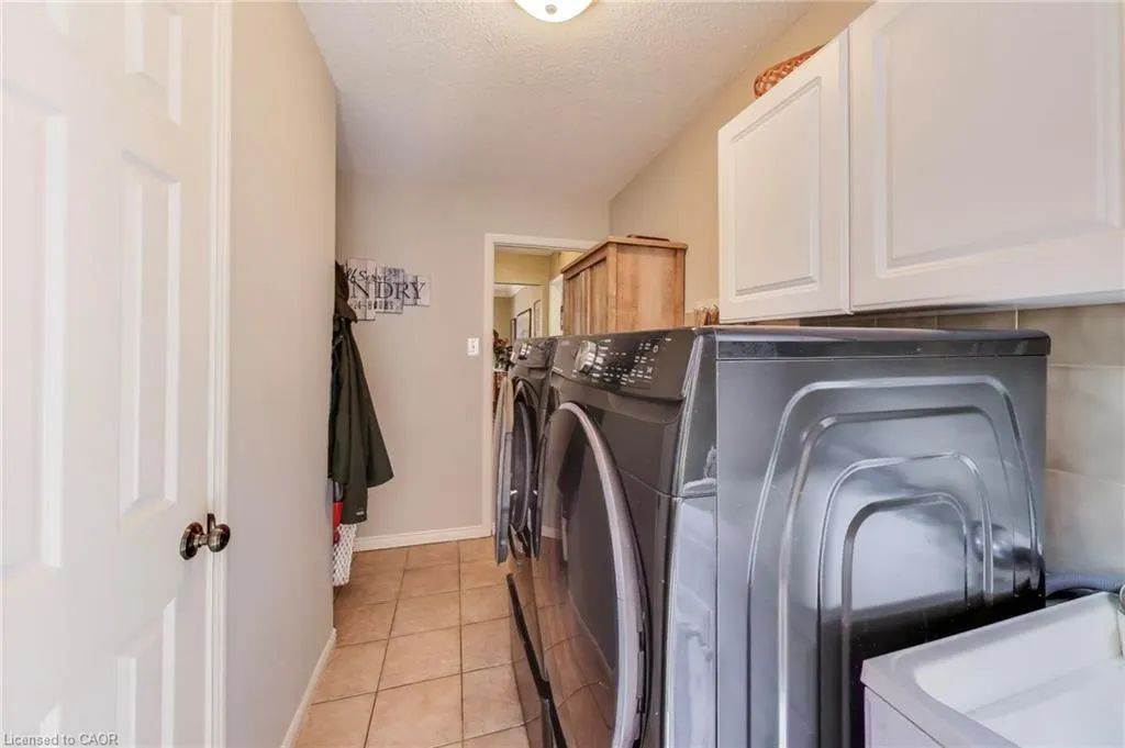 12 Kingsview Drive
