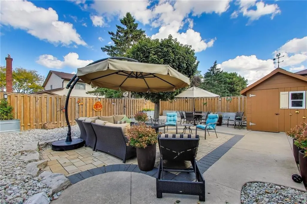 12 Kingsview Drive