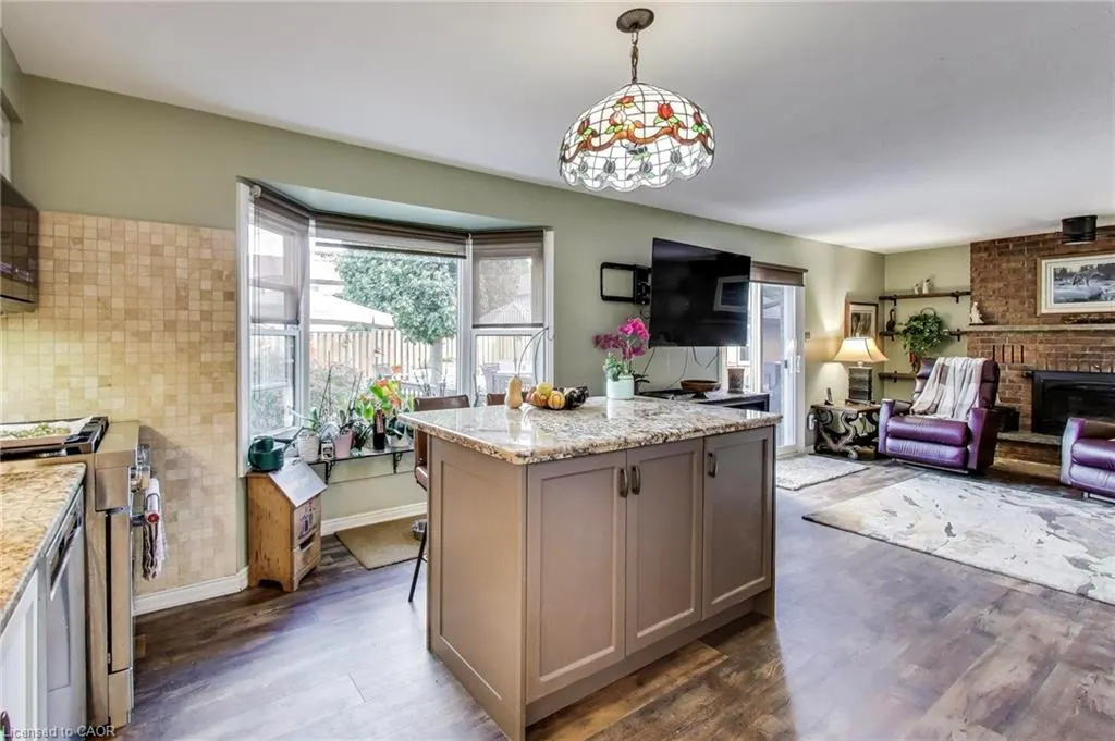 12 Kingsview Drive