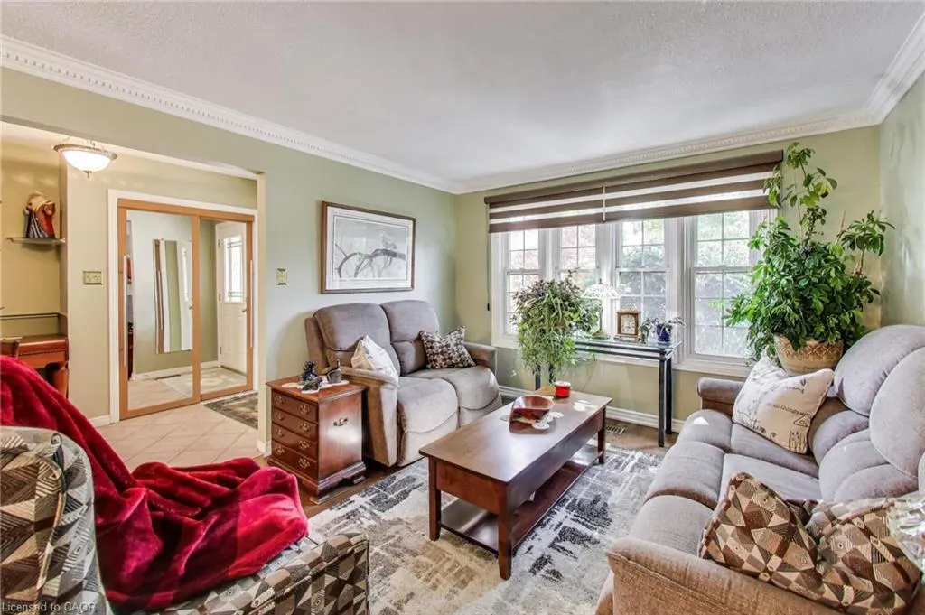 12 Kingsview Drive